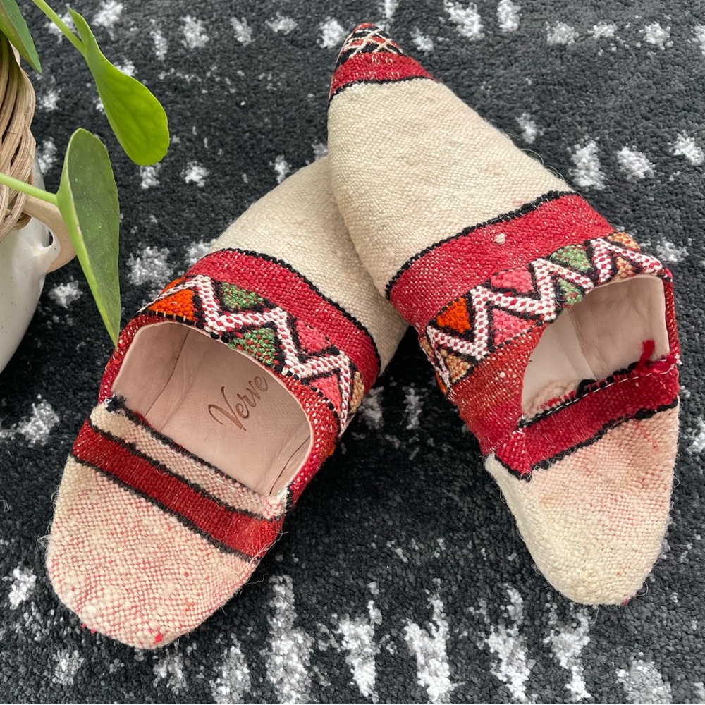 NWT Verve Culture bohemian Moroccan Kilim house slippers